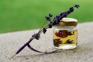 Aroma Zone : huiles essentielles contre la ménopause