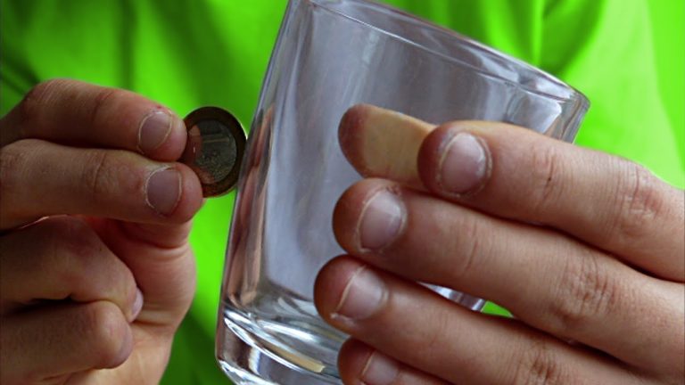 tour-magie-pièce-verre