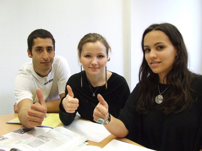 Stages: les jeunes privilégient l’ambiance  aux perspectives d’embauche par Amontech