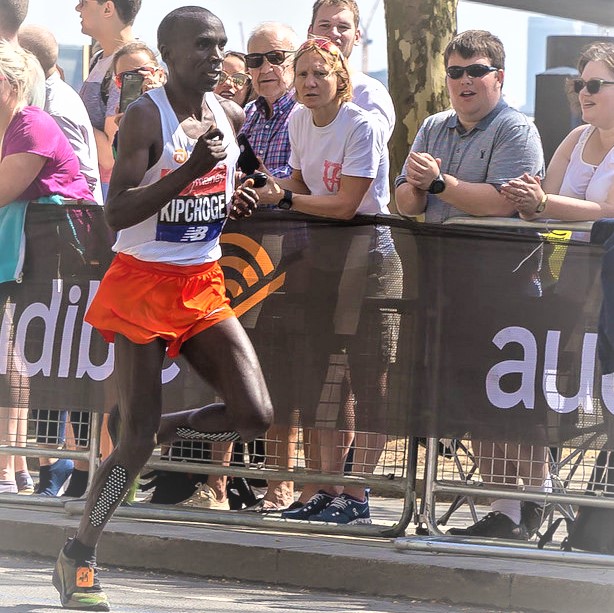 Le marathonien Eliud Kipchoge lors de la course à Londres 2018