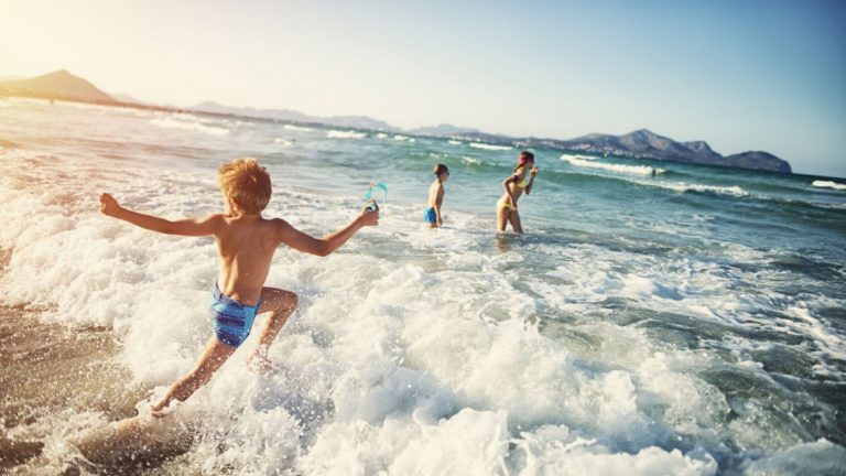 Vacances de Toussaint, pourquoi ne pas partir en colonie de vacances ?