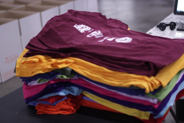 Stratégie marketing : les avantages du textile publicitaire pour les entreprises  