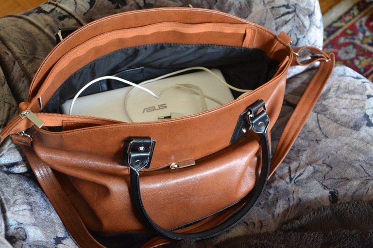 Les avantages de posséder des sacs à main en cuir