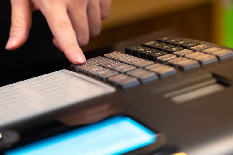 Les 5 avantages d’avoir une caisse enregistreuse