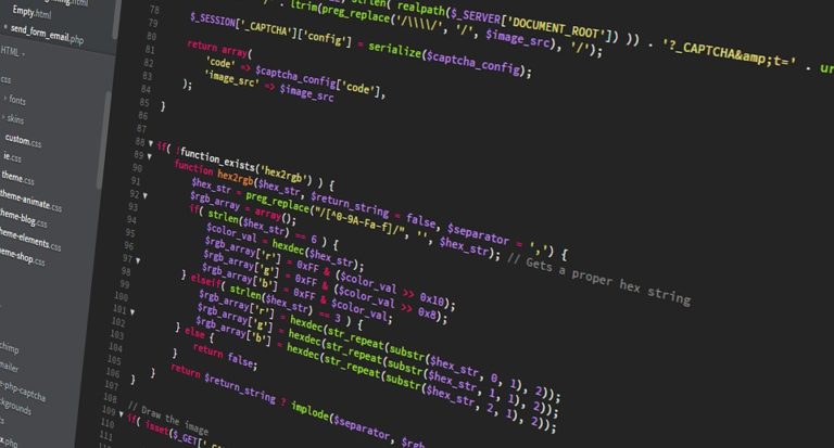 En quoi consiste principalement le développement informatique ?