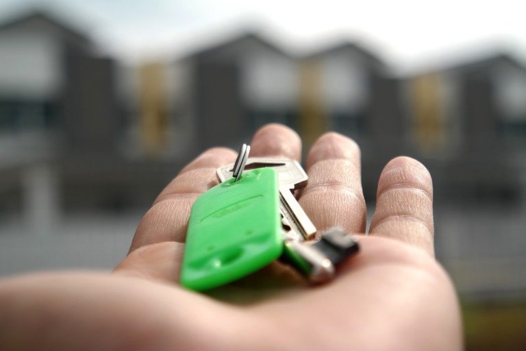 Pourquoi faire appel à une agence immobilière pour vendre son logement ?