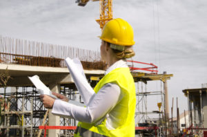 assurance maladie pour les femmes travaillant dans le BTP