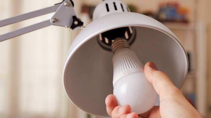 9 raisons pour lesquelles les ampoules brûlent trop vite