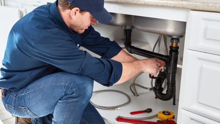 Comment enlever un bouchon de calcaire dans une canalisation ?
