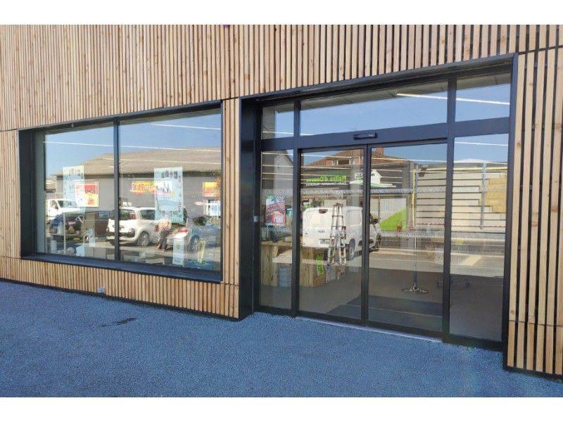 5 avantages que les entreprises peuvent tirer de l'installation de portes automatiques