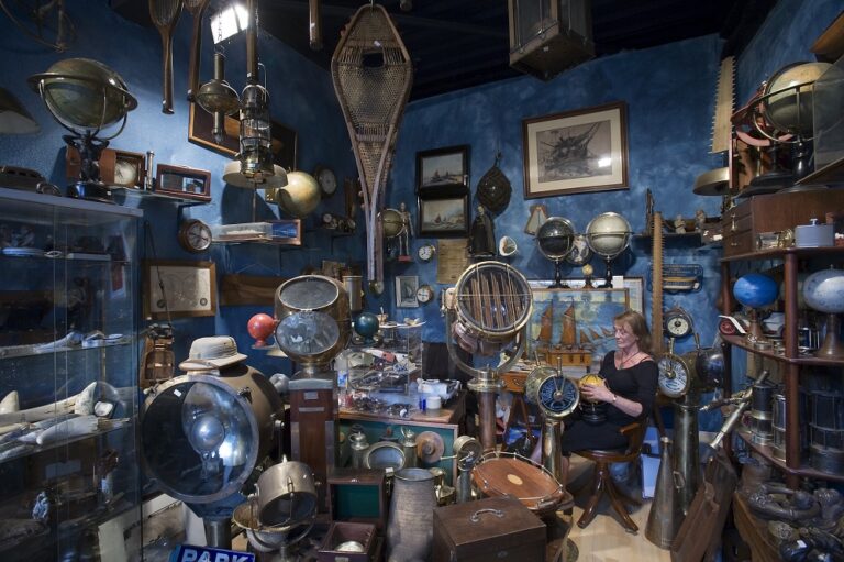 Quelles sont les démarches nécessaires pour devenir antiquaire?