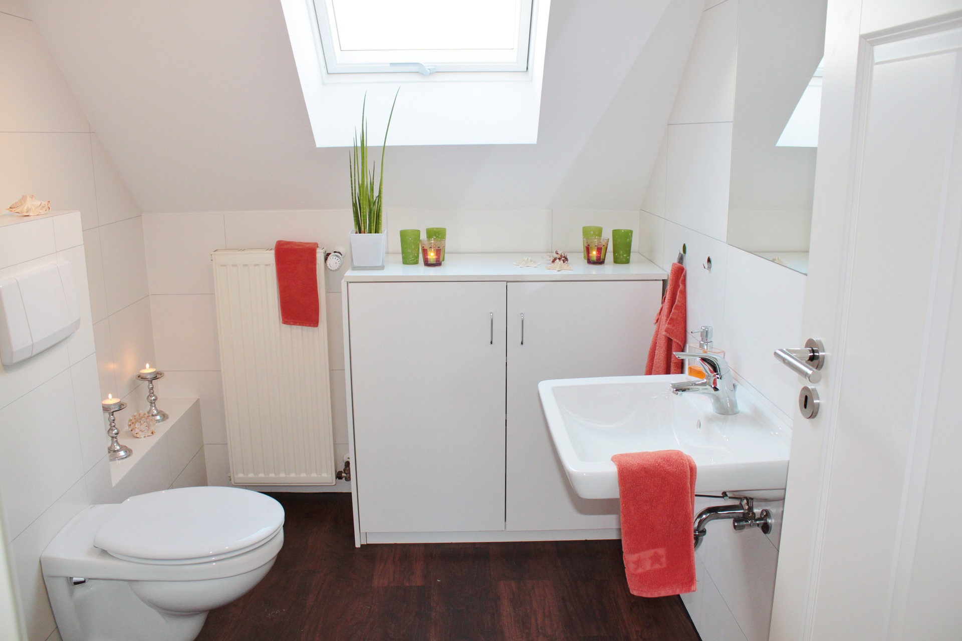 Comment débloquer une toilette sans piston ?