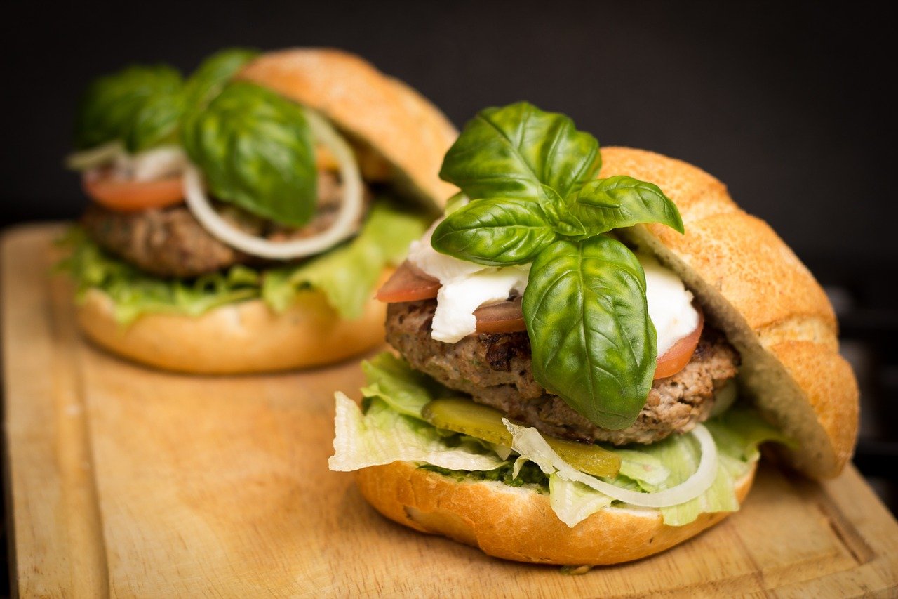 Pourquoi les fast-foods sont populaires ?
