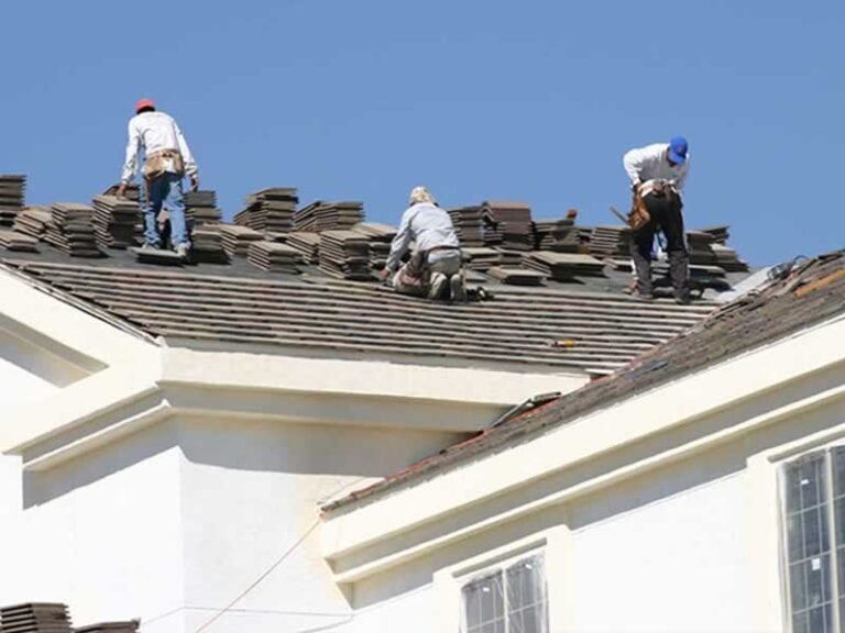 Que faire si les tuiles de sa toiture se détachent?