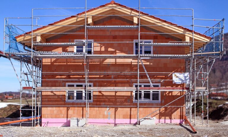 Refaire le crépi de la façade de sa maison : ce qu’il faut savoir