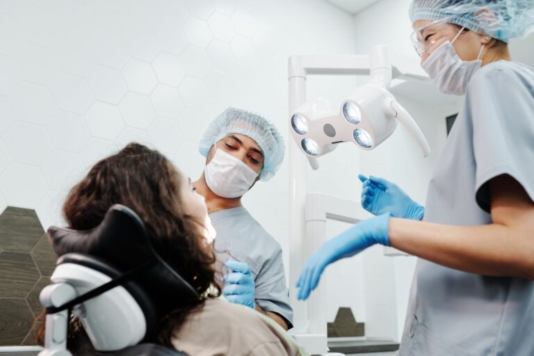 En quoi consistent les soins dentaires ?