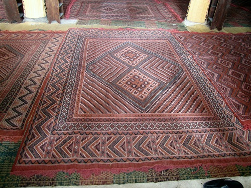 Conseils pratiques sur l’entretien d’un tapis noué à la main