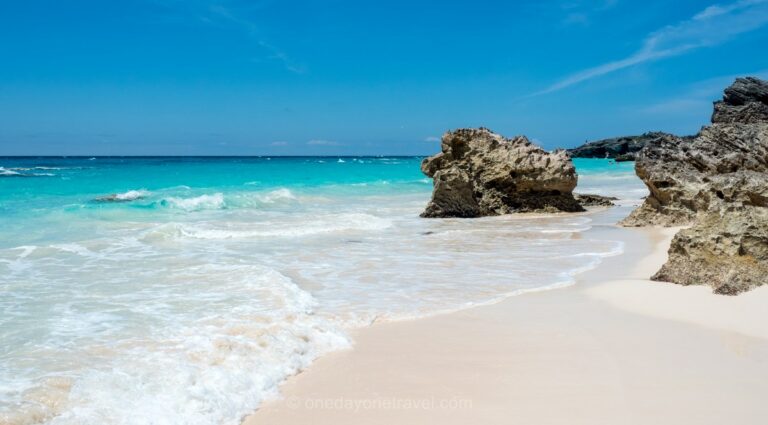 Destinations de Rêve : Des Plages Paradisiaques aux Montagnes Majestueuses