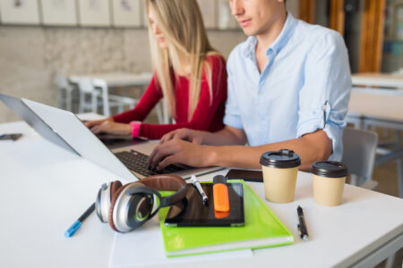 Dans cet article, nous vous présentons ces médias incontournables et leurs atouts pour vous accompagner tout au long de votre parcours estudiantin.
