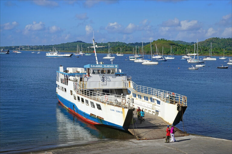 barge-a-Mayotte